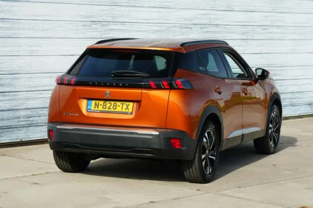 Peugeot e-2008 (2021) thumbnail 5