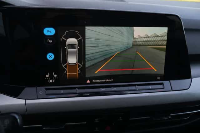 Volkswagen Golf (2020) thumbnail 2