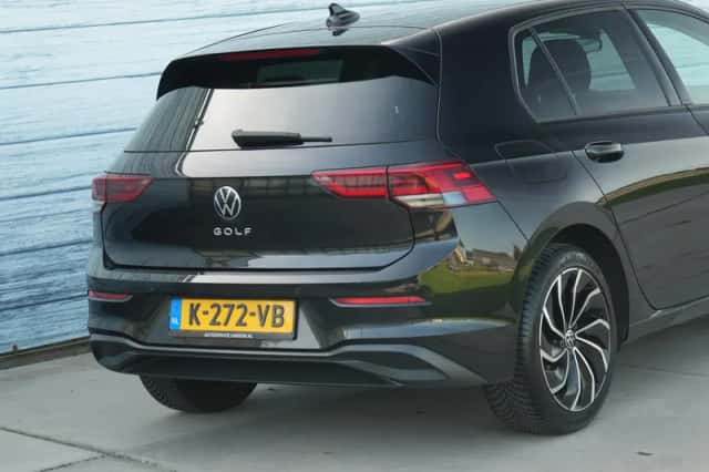 Volkswagen Golf (2020) thumbnail 3