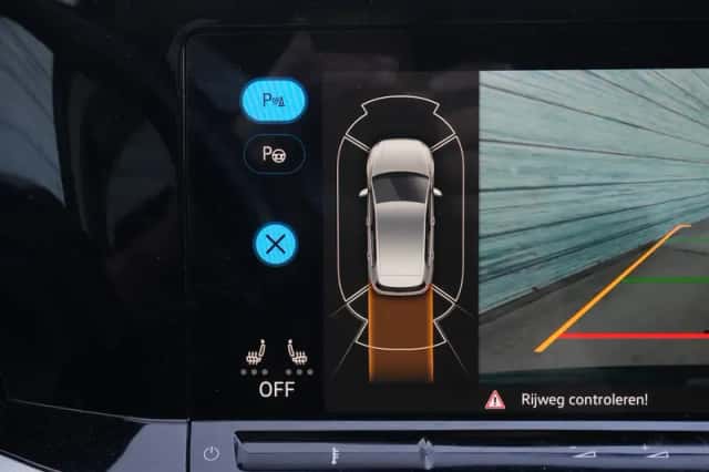 Volkswagen Golf (2020) thumbnail 4