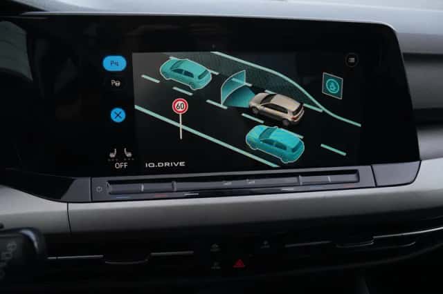Volkswagen Golf (2020) thumbnail 6