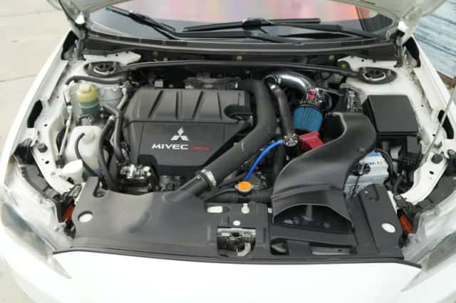 Mitsubishi Lancer (2012) thumbnail 5