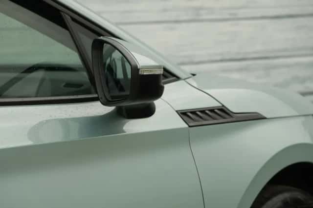 Škoda Enyaq (2021) thumbnail 2