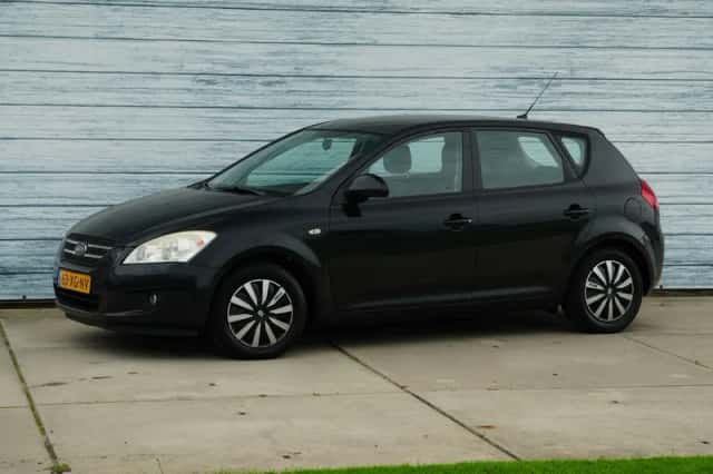Kia Ceed (2007) thumbnail 1
