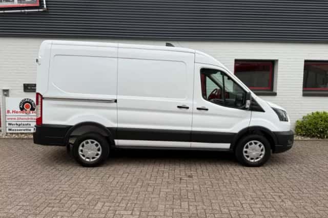 Ford Transit (2024) thumbnail 4