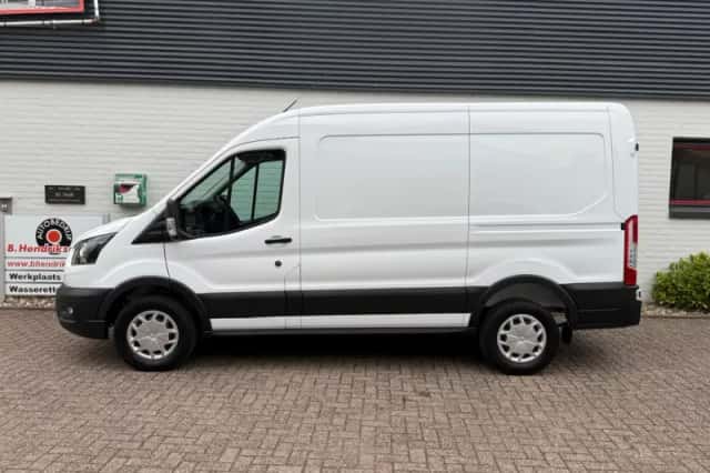 Ford Transit (2024) thumbnail 5