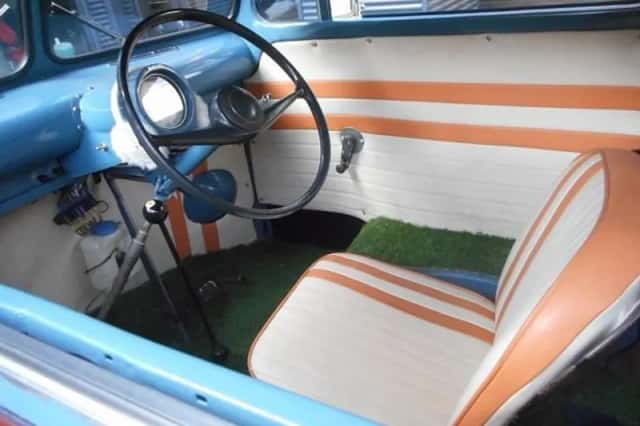 Volkswagen Bus (1973) thumbnail 5