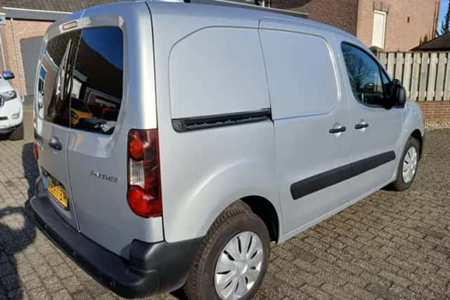 Peugeot Partner (2017) thumbnail 2