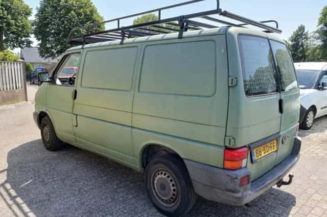 Volkswagen Transporter (2002) thumbnail 2