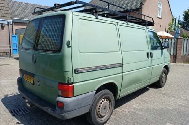 Volkswagen Transporter (2002) thumbnail 3