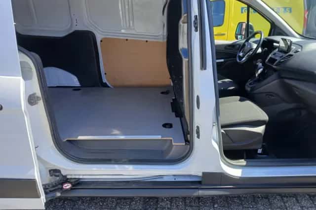 Ford Transit Connect (2022) thumbnail 6