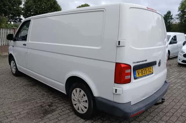 Volkswagen Transporter (2019) thumbnail 2
