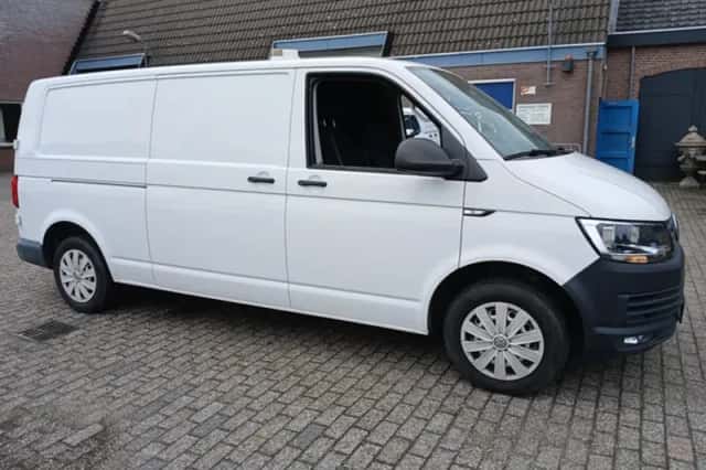 Volkswagen Transporter (2019) thumbnail 4