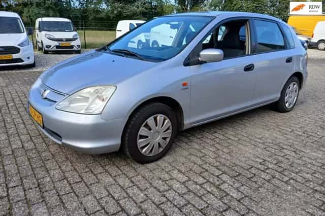 Honda Civic (2002) thumbnail 1