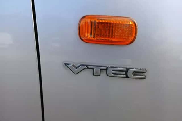 Honda Civic (2002) thumbnail 5