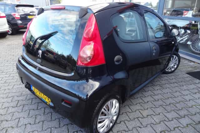 Peugeot 107 (2011) thumbnail 5