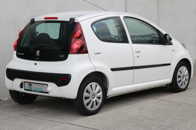 Peugeot 107 (2012) thumbnail 4