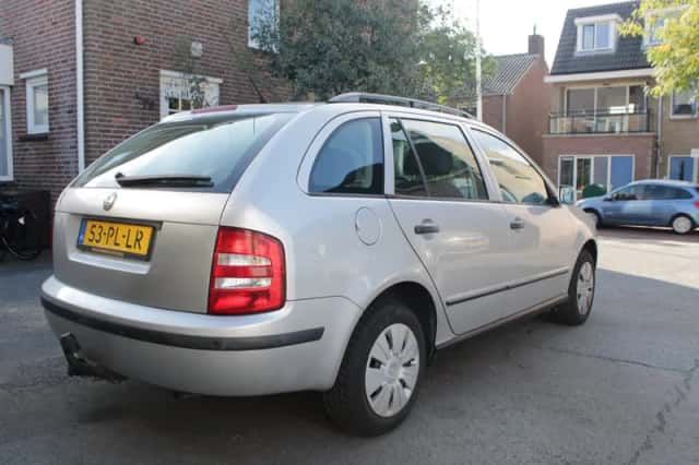 Škoda Fabia (2004) thumbnail 6
