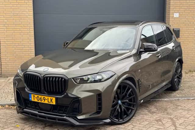 BMW X5 (2023) thumbnail 1