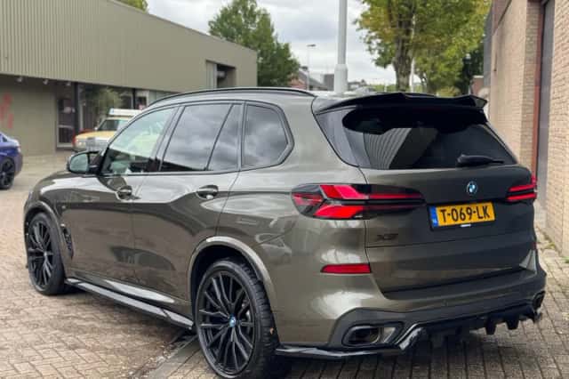 BMW X5 (2023) thumbnail 6
