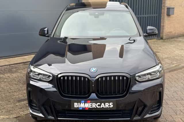 BMW X3 (2022) thumbnail 2