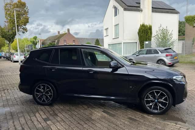 BMW X3 (2022) thumbnail 5