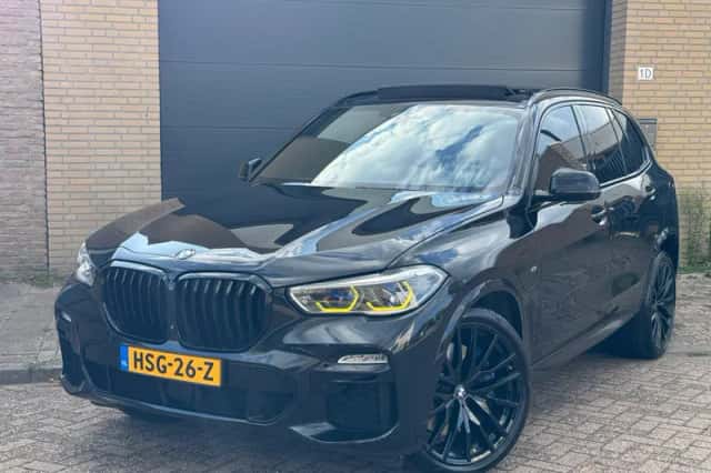 BMW X5 (2019) thumbnail 1