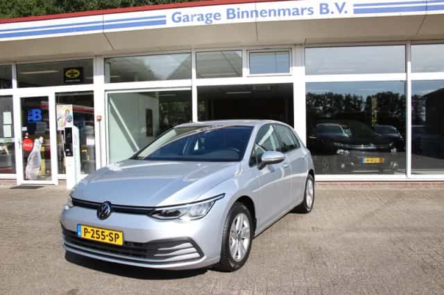 Volkswagen Golf (2021) thumbnail 1