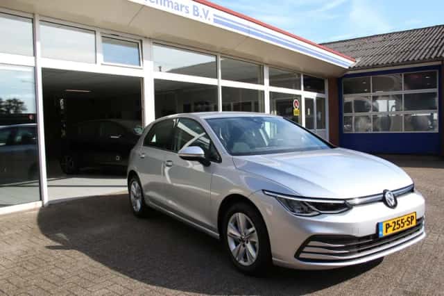 Volkswagen Golf (2021) thumbnail 4