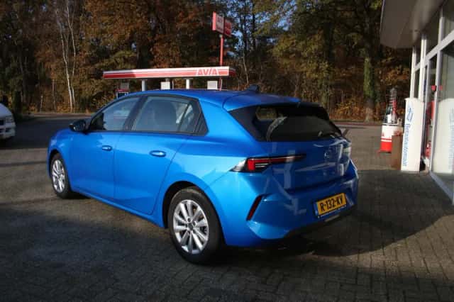 Opel Astra (2022) thumbnail 2