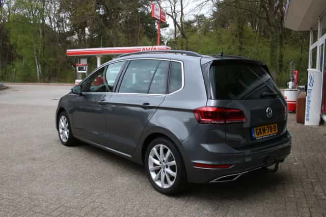 Volkswagen Golf Sportsvan (2018) thumbnail 2