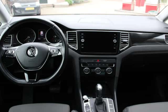 Volkswagen Golf Sportsvan (2018) thumbnail 6
