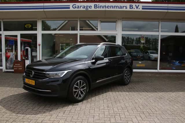 Volkswagen Tiguan (2021) thumbnail 1