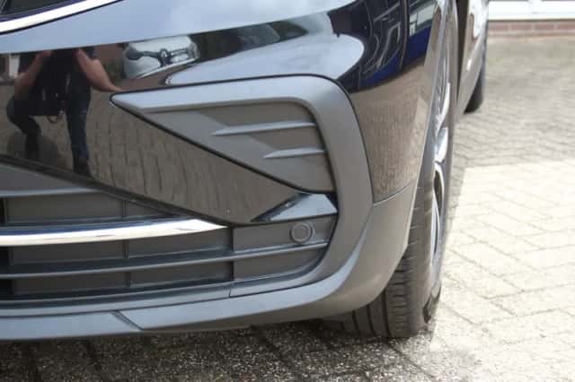 Volkswagen Tiguan (2021) thumbnail 4