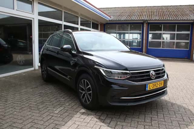 Volkswagen Tiguan (2021) thumbnail 6