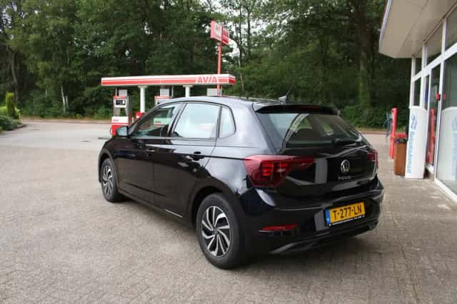 Volkswagen Polo (2023) thumbnail 2