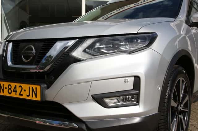 Nissan X-Trail (2018) thumbnail 3