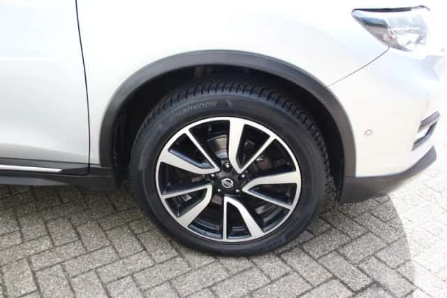 Nissan X-Trail (2018) thumbnail 4