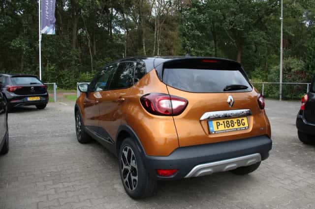 Renault Captur (2017) thumbnail 2