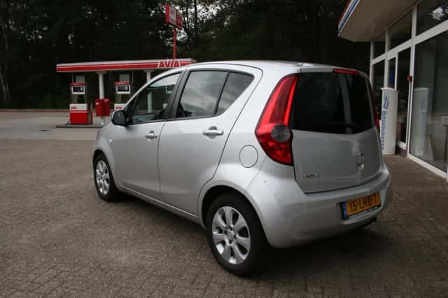 Opel Agila (2010) thumbnail 2