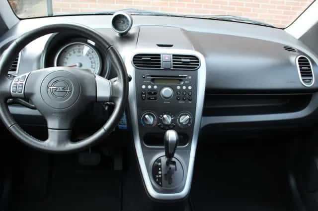 Opel Agila (2010) thumbnail 6