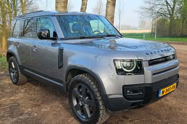 Land Rover Defender (2021) thumbnail 5
