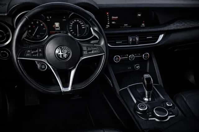 Alfa Romeo Stelvio (2019) thumbnail 6