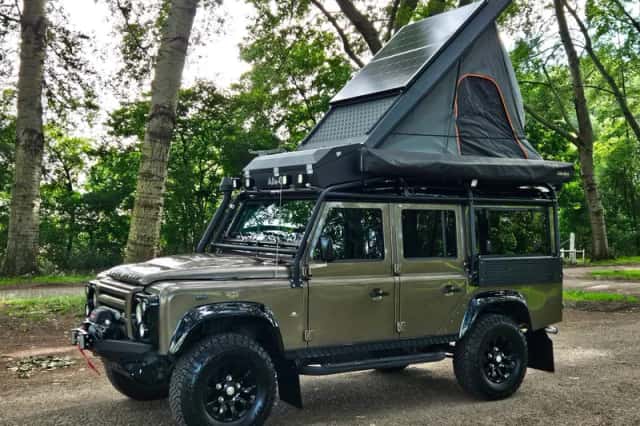 Land Rover Defender (2012) thumbnail 6