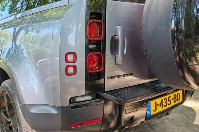 Land Rover Defender (2020) thumbnail 6