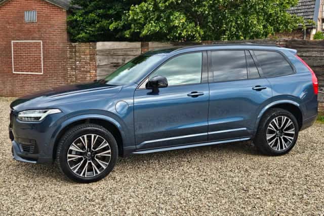 Volvo XC90 (2023) thumbnail 3