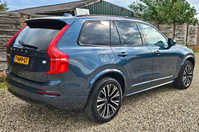 Volvo XC90 (2023) thumbnail 5