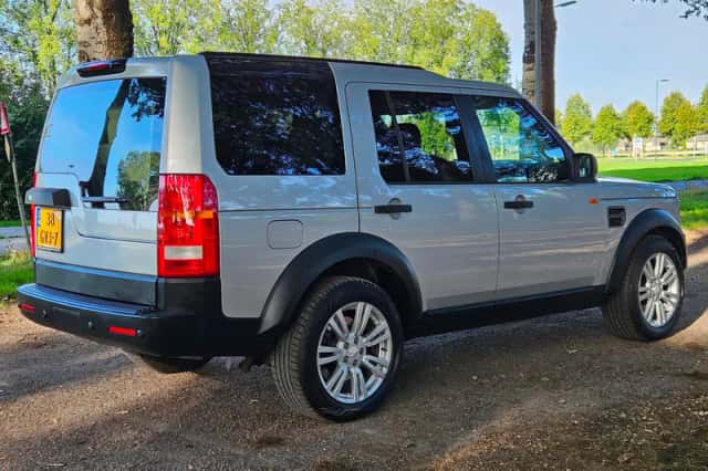 Land Rover Discovery (2005) thumbnail 5