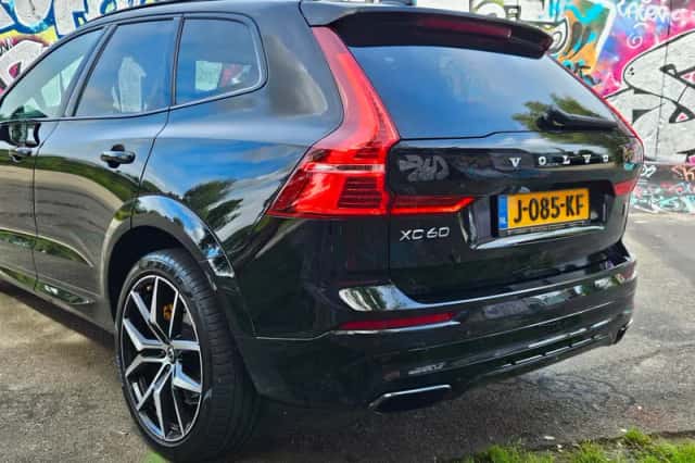 Volvo XC60 (2020) thumbnail 3