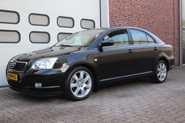 Toyota Avensis (2004) thumbnail 6
